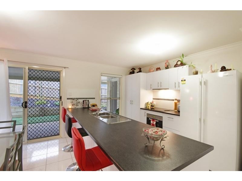 2 Bronzewing Place, Glass House Mountains QLD 4518