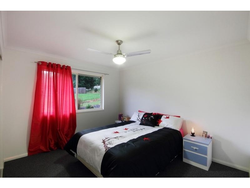 2 Bronzewing Place, Glass House Mountains QLD 4518