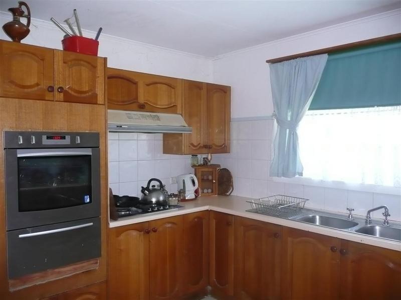 7 Spanner Road, Glass House Mountains QLD 4518