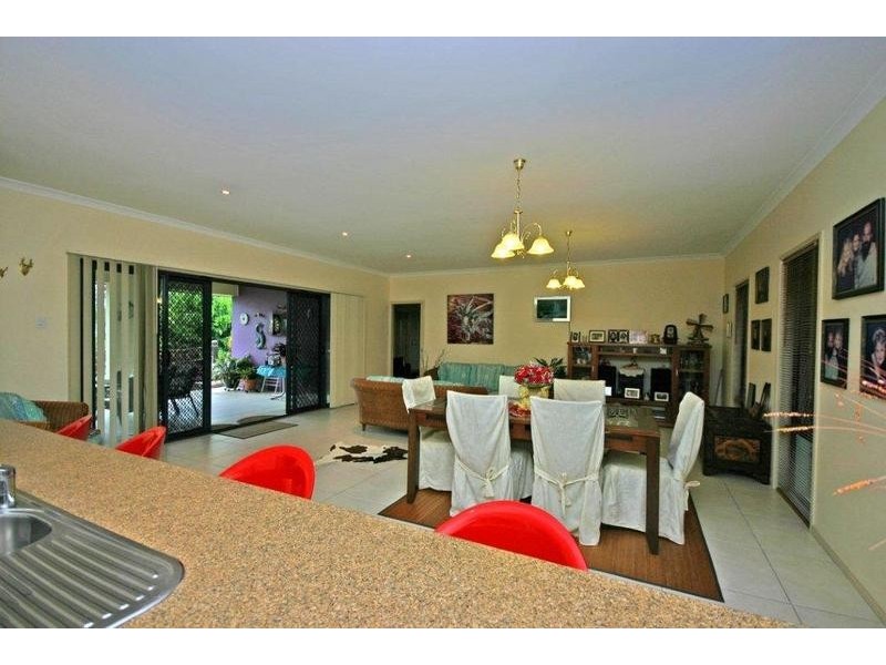 18 Smerdon Way, Glass House Mountains QLD 4518