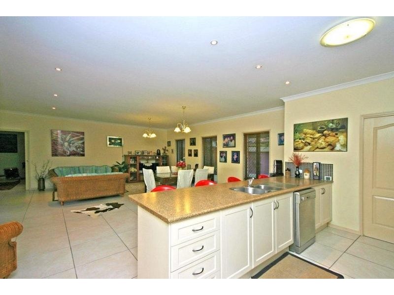 18 Smerdon Way, Glass House Mountains QLD 4518