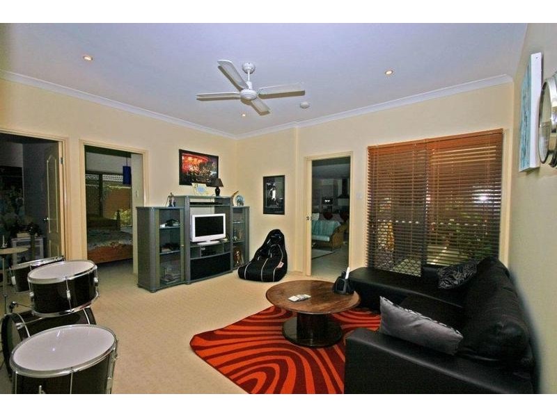 18 Smerdon Way, Glass House Mountains QLD 4518