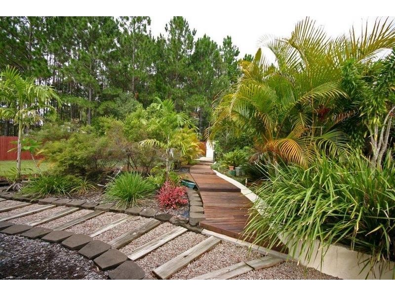 18 Smerdon Way, Glass House Mountains QLD 4518