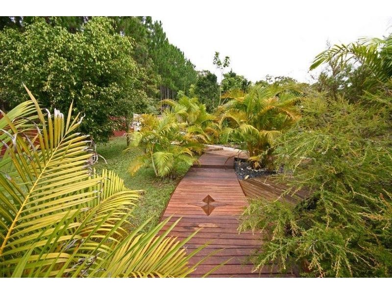 18 Smerdon Way, Glass House Mountains QLD 4518