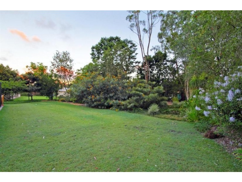 18 Tallawong Close, Beerwah QLD 4519