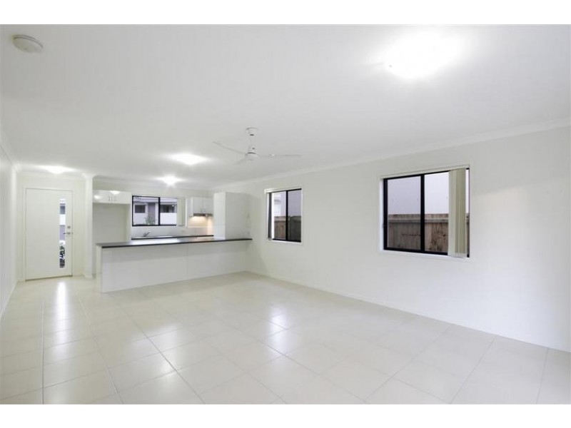 1 & 2/22 Coastal Ave, Beerwah QLD 4519