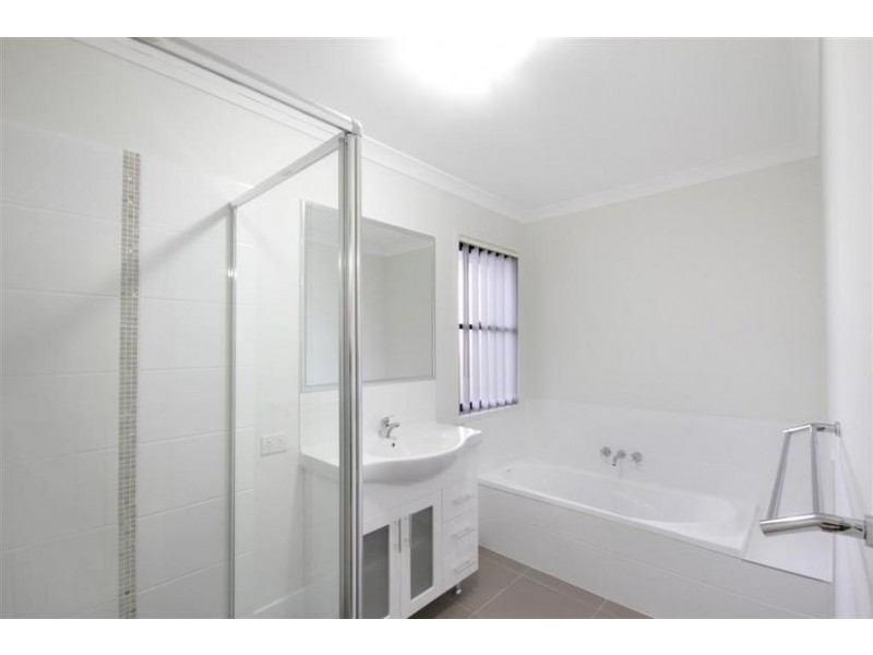 1 & 2/22 Coastal Ave, Beerwah QLD 4519