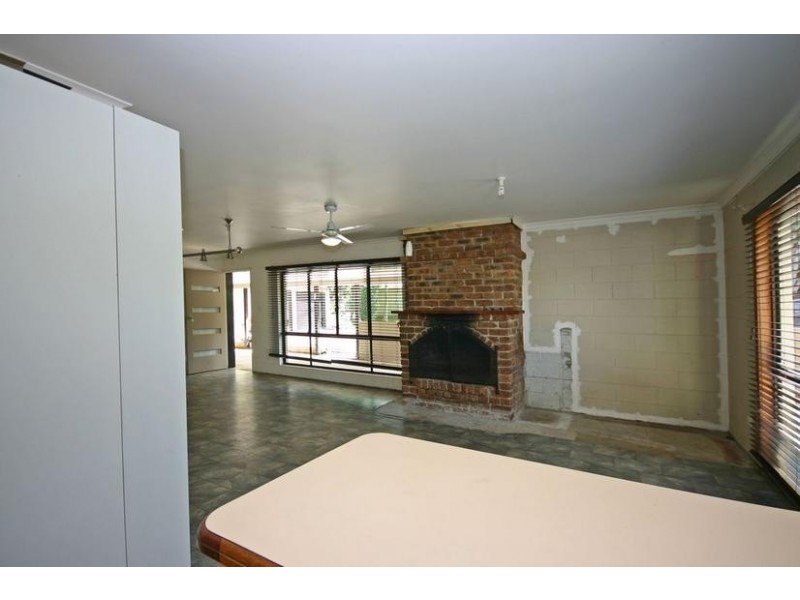 19 Crittenden Road, Glass House Mountains QLD 4518