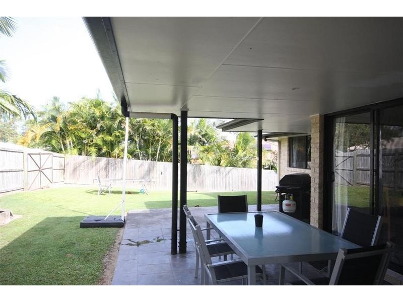 9 Coolamon Cres, Beerwah QLD 4519