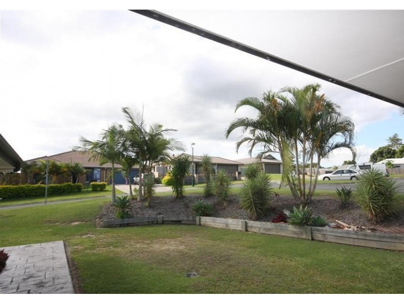 9 Coolamon Cres, Beerwah QLD 4519