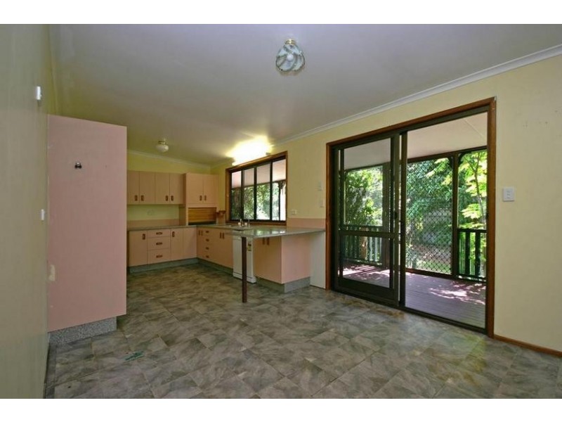 6 Sidha Avenue, Glass House Mountains QLD 4518