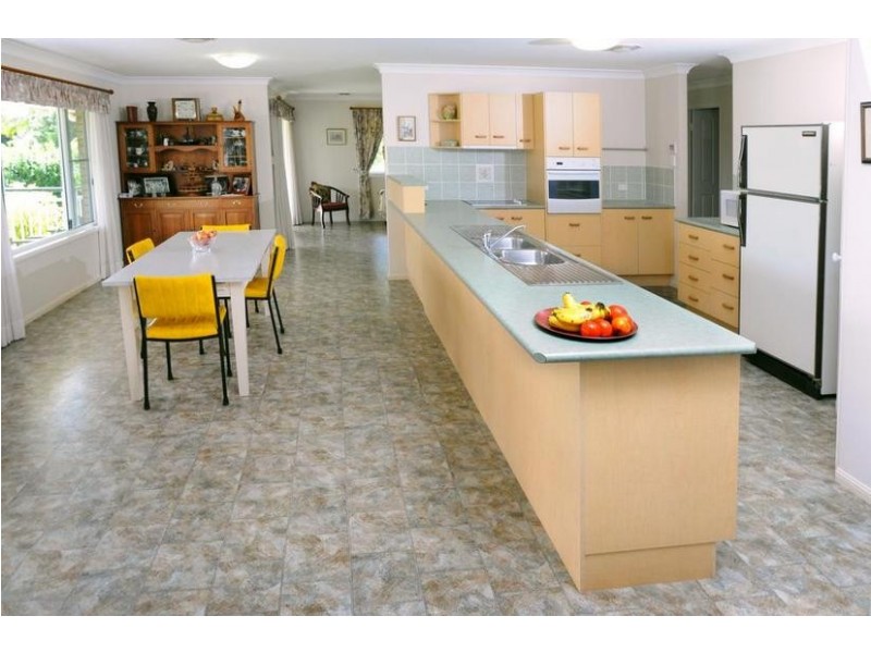 23 Clearview Drive, Glass House Mountains QLD 4518