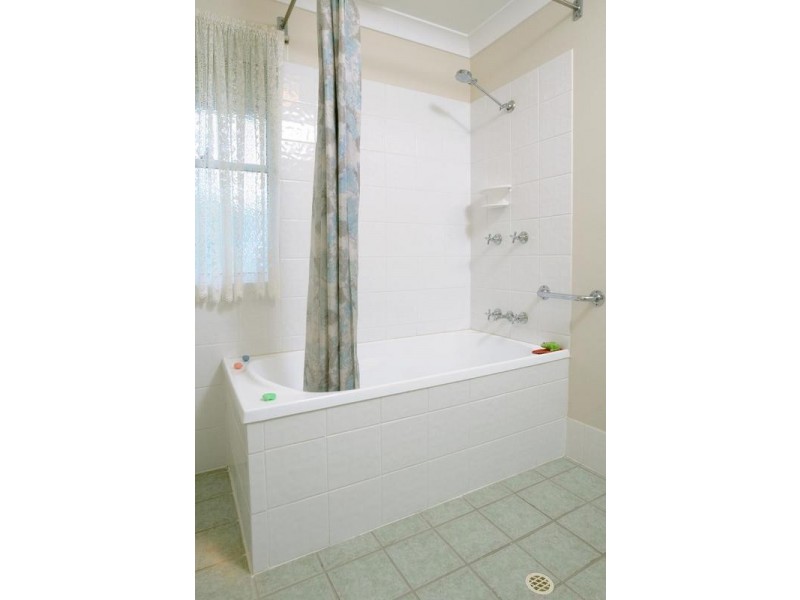 23 Clearview Drive, Glass House Mountains QLD 4518