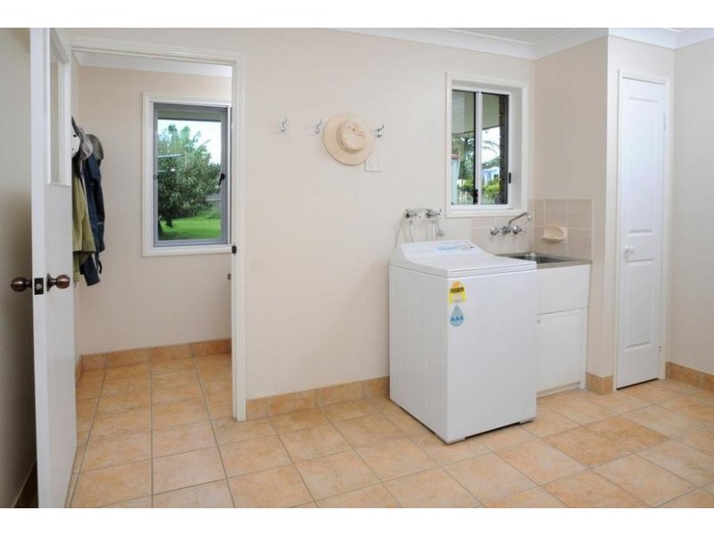 23 Clearview Drive, Glass House Mountains QLD 4518