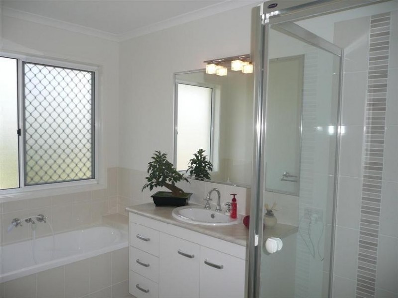 16 Flinders Avenue, Beerwah QLD 4519