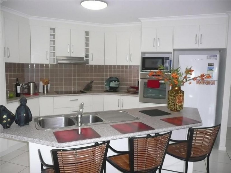 16 Flinders Avenue, Beerwah QLD 4519