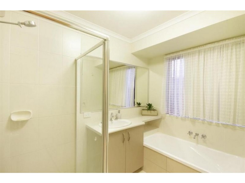 28 Coolamon Crescent, Beerwah QLD 4519