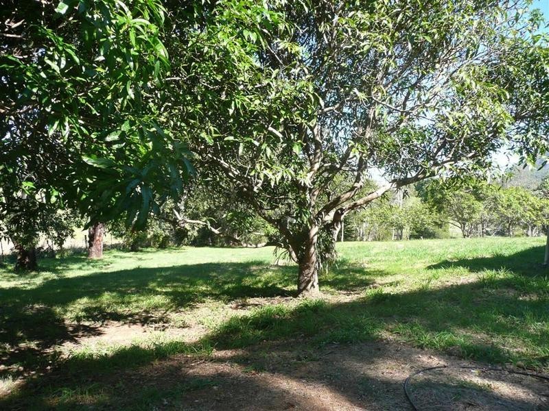 175 Yeates Road, Beerwah QLD 4519