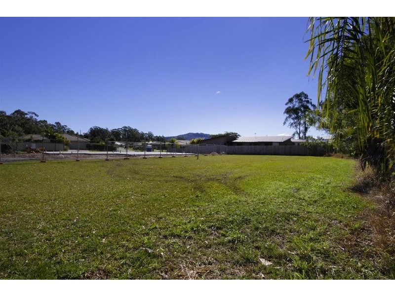 4 Coolamon Crescent, Beerwah QLD 4519