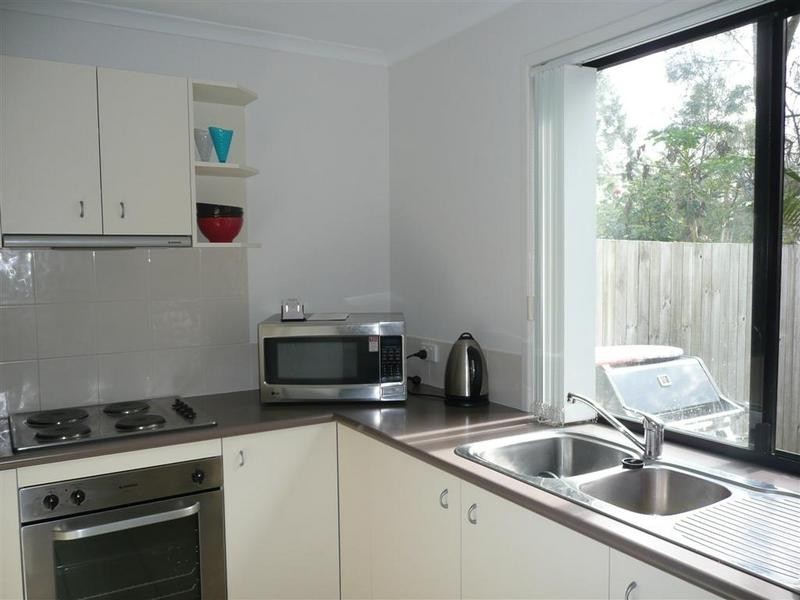 3/2A Swan Street, Beerwah QLD 4519