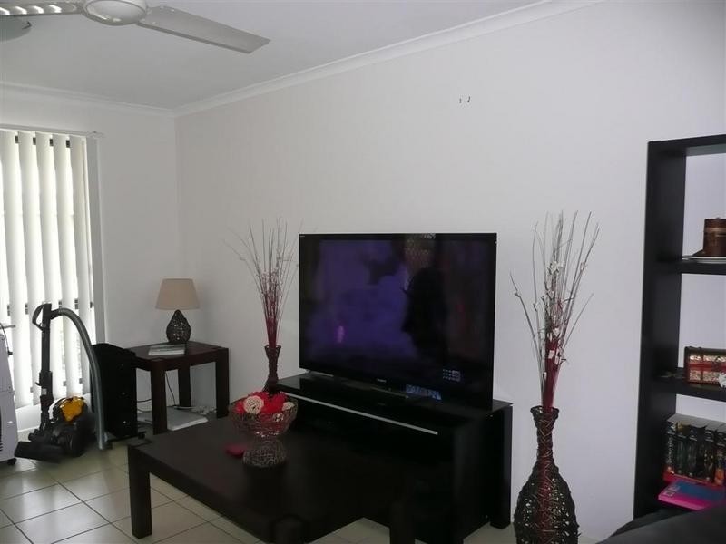 3/2A Swan Street, Beerwah QLD 4519