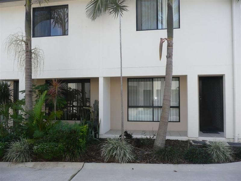 3/2A Swan Street, Beerwah QLD 4519