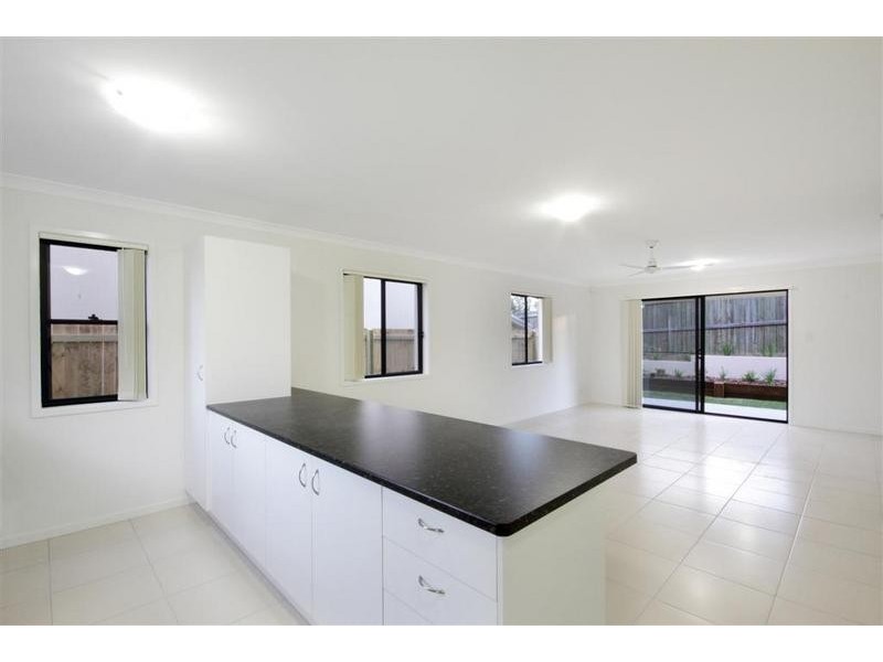 3 Sunset Road, Beerwah QLD 4519