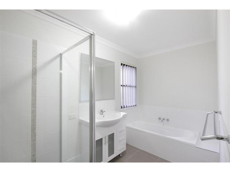 3 Sunset Road, Beerwah QLD 4519