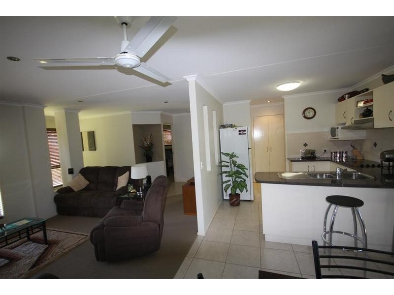 2B Tytherleigh Avenue, Landsborough QLD 4550