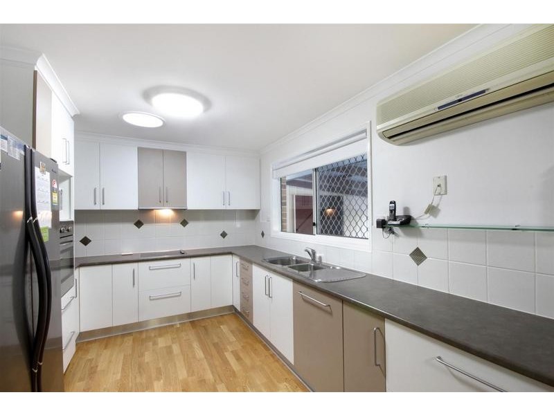 17 Sidney Drive, Beerwah QLD 4519