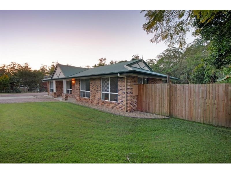 17 Sidney Drive, Beerwah QLD 4519