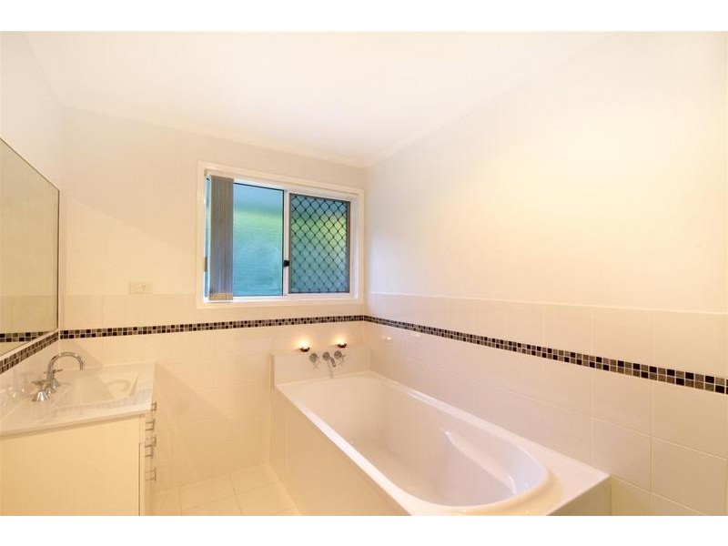 17 Sidney Drive, Beerwah QLD 4519