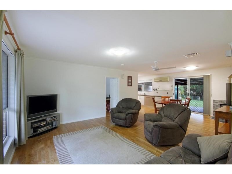 17 Sidney Drive, Beerwah QLD 4519