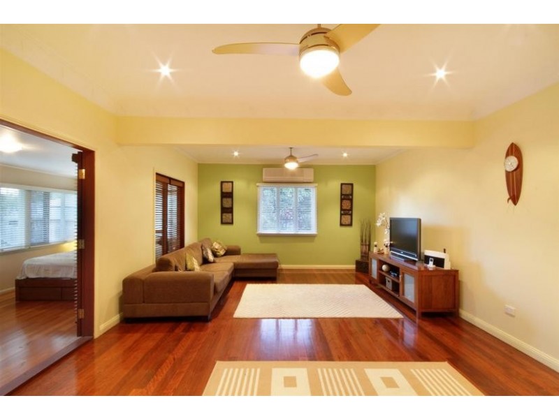 9 Anzac Avenue, Beerburrum QLD 4517