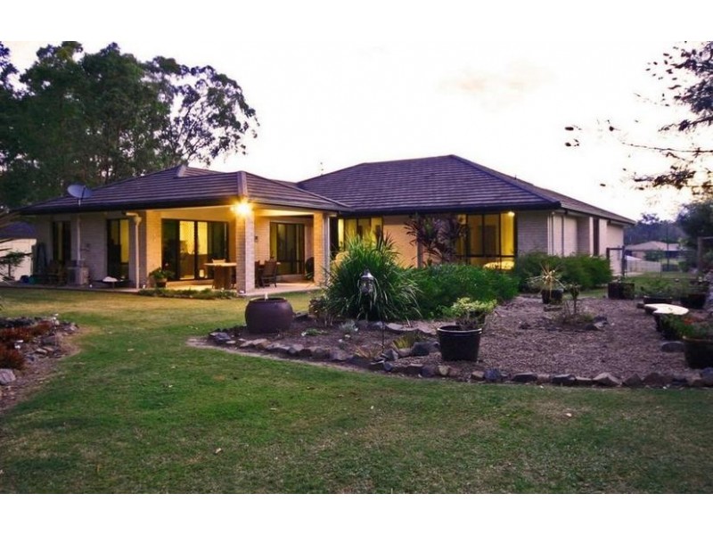 9 Taryn Close, Glass House Mountains QLD 4518