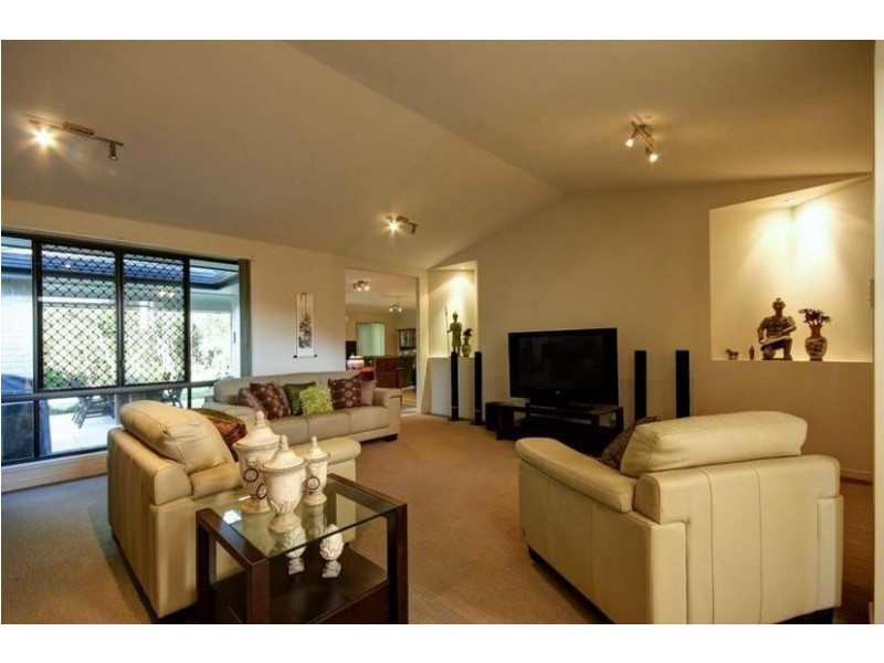 9 Taryn Close, Glass House Mountains QLD 4518