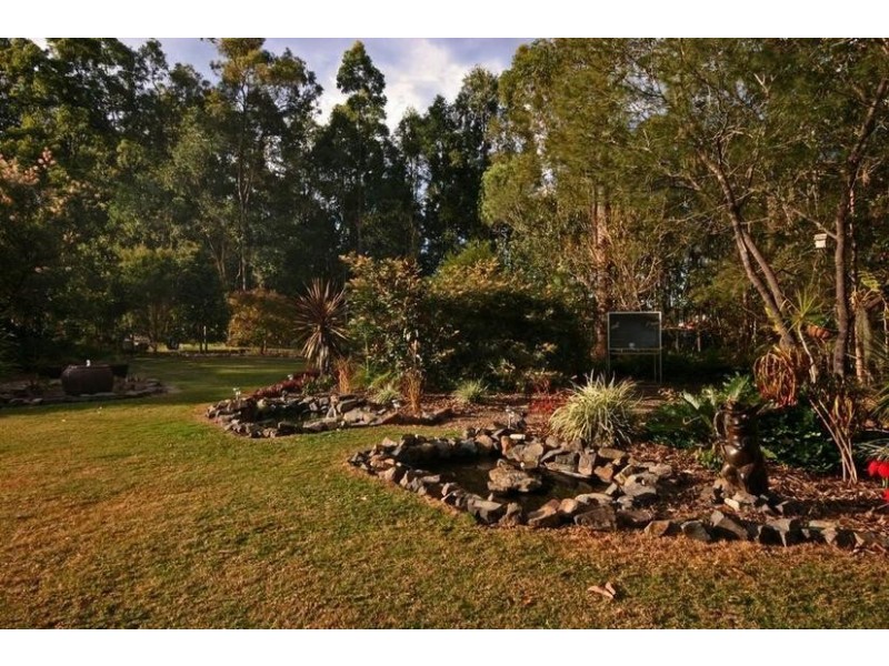 9 Taryn Close, Glass House Mountains QLD 4518