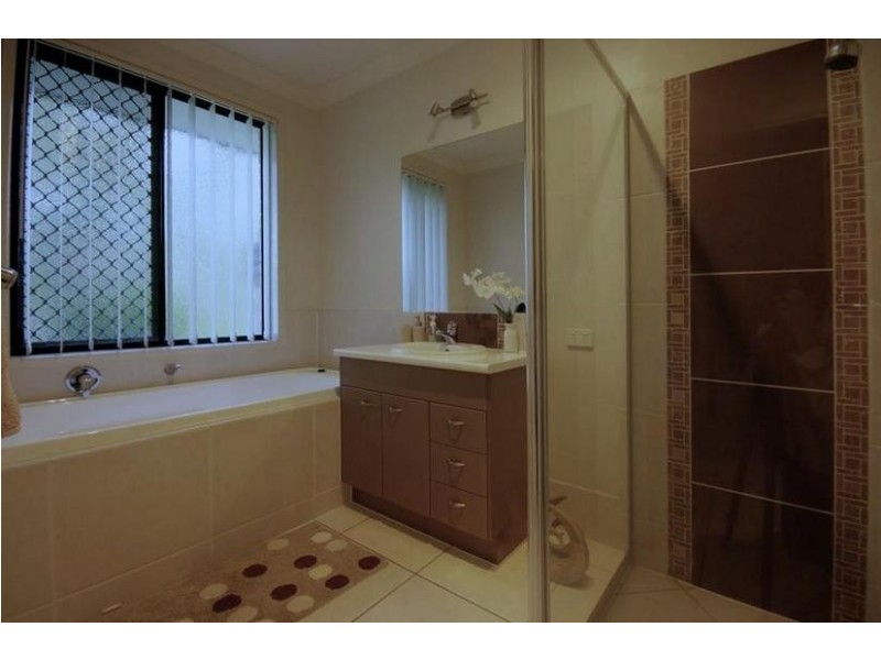 9 Taryn Close, Glass House Mountains QLD 4518