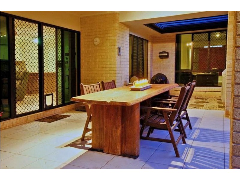 9 Taryn Close, Glass House Mountains QLD 4518