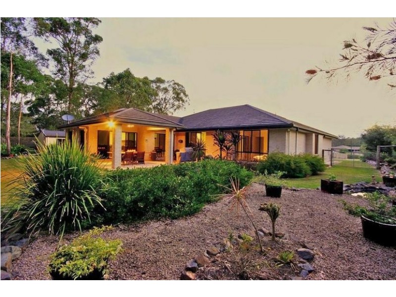 9 Taryn Close, Glass House Mountains QLD 4518