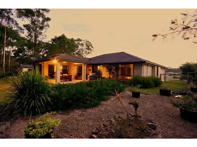 9 Taryn Close, Glass House Mountains QLD 4518