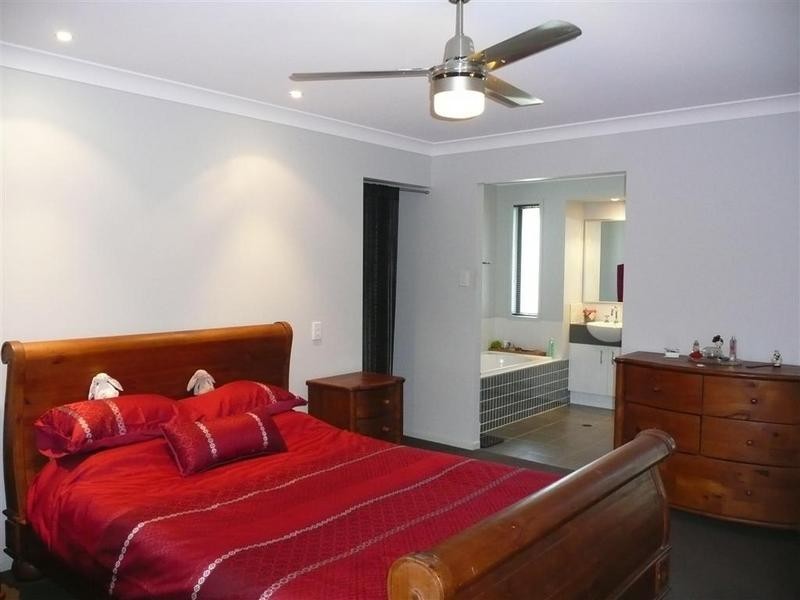 1 Whitby Street, Glass House Mountains QLD 4518