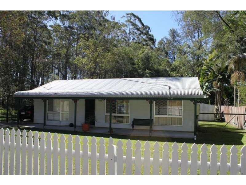166 Peachester Road, Beerwah QLD 4519