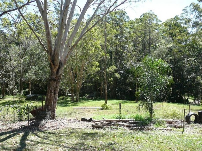 6 Reservoir Rd, Landsborough QLD 4550