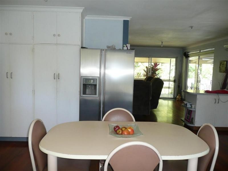 6 Reservoir Rd, Landsborough QLD 4550