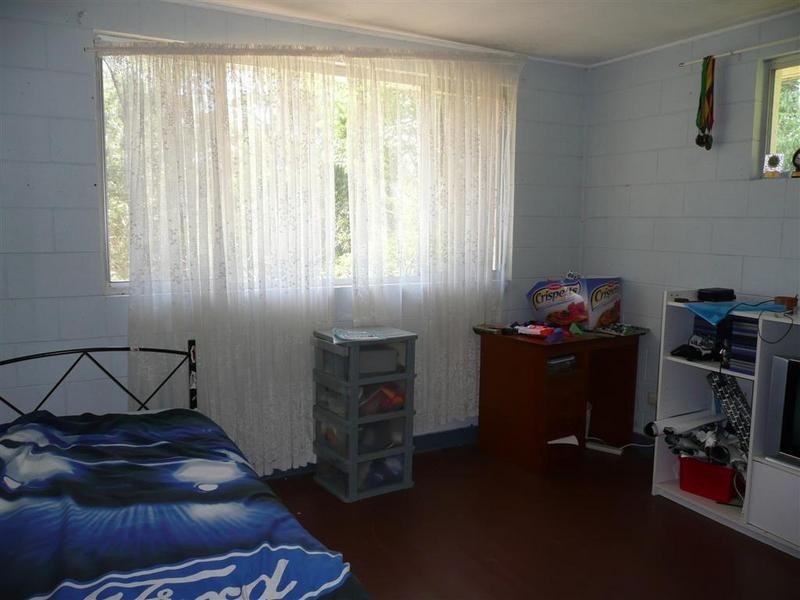 6 Reservoir Rd, Landsborough QLD 4550