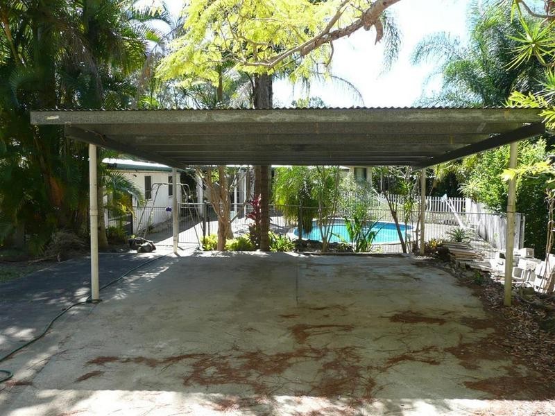 6 Reservoir Rd, Landsborough QLD 4550