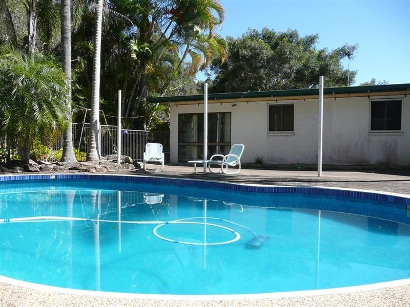 6 Reservoir Rd, Landsborough QLD 4550