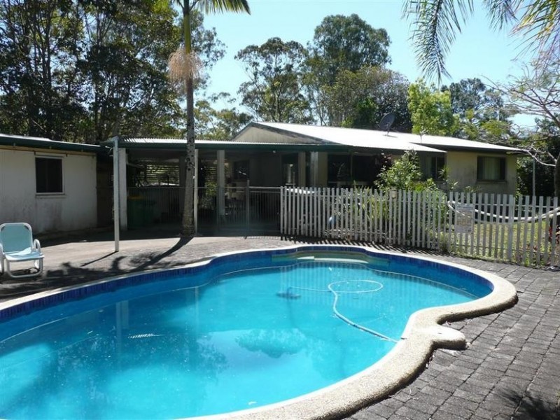 6 Reservoir Rd, Landsborough QLD 4550