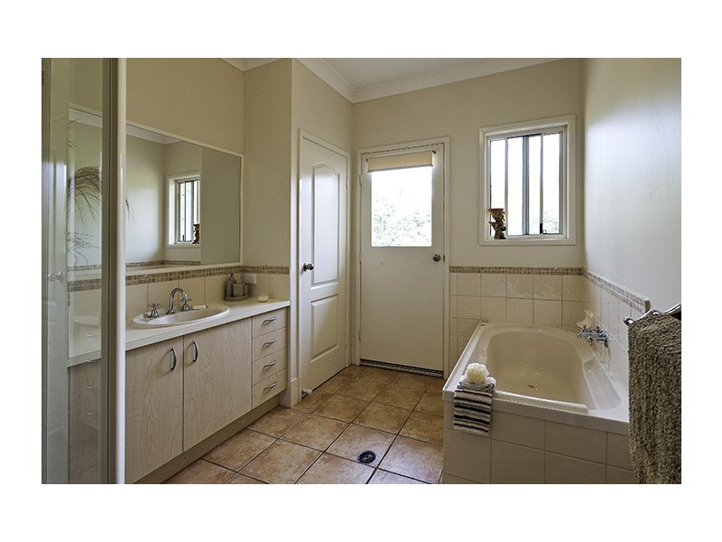 120 Sahara Road, Glass House Mountains QLD 4518